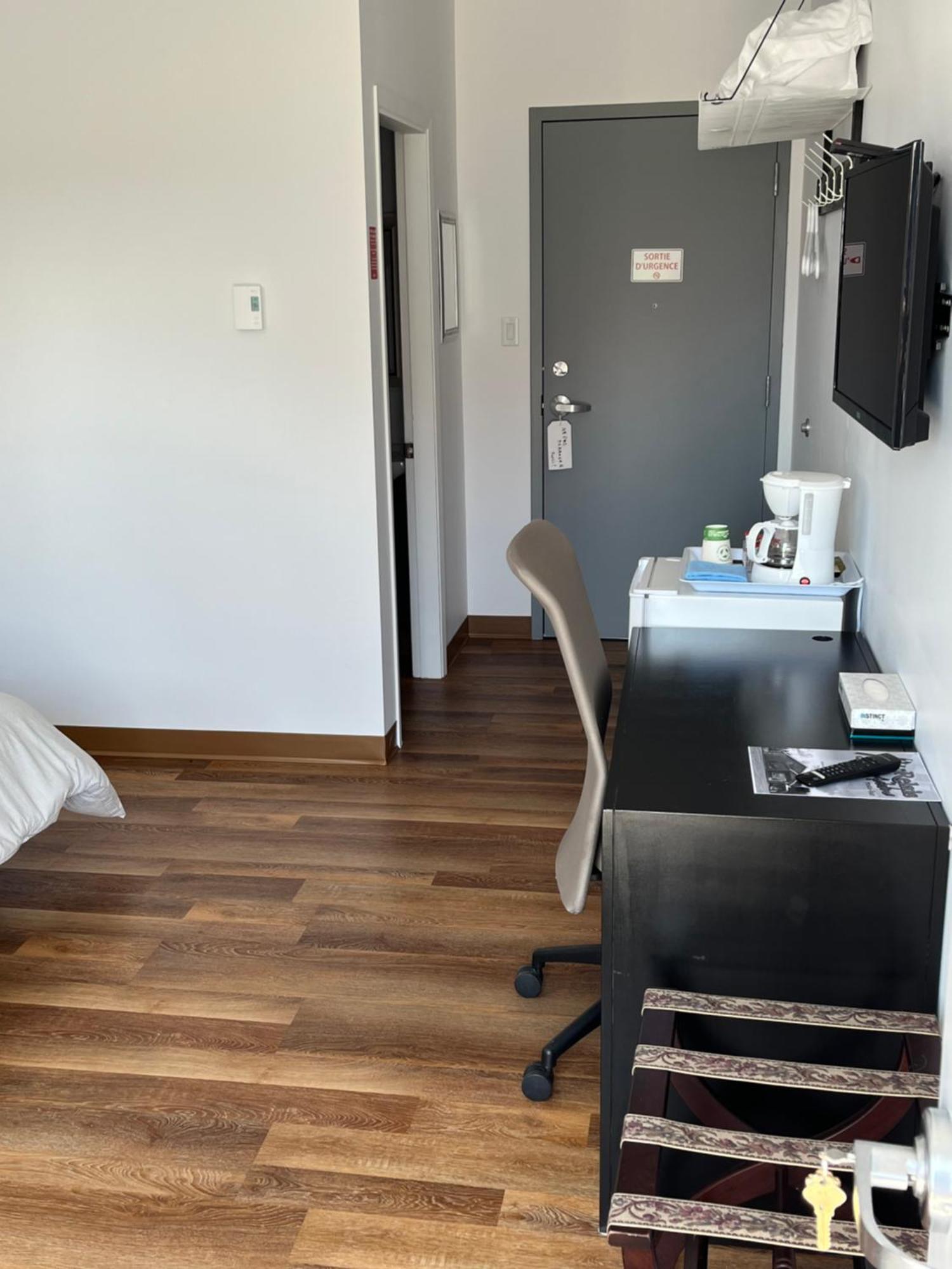 Motel M Saint-Adelme Luaran gambar